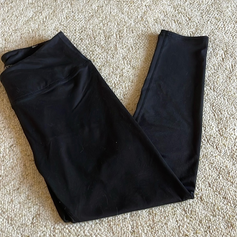 Black cross over leggings sz M short Maurices